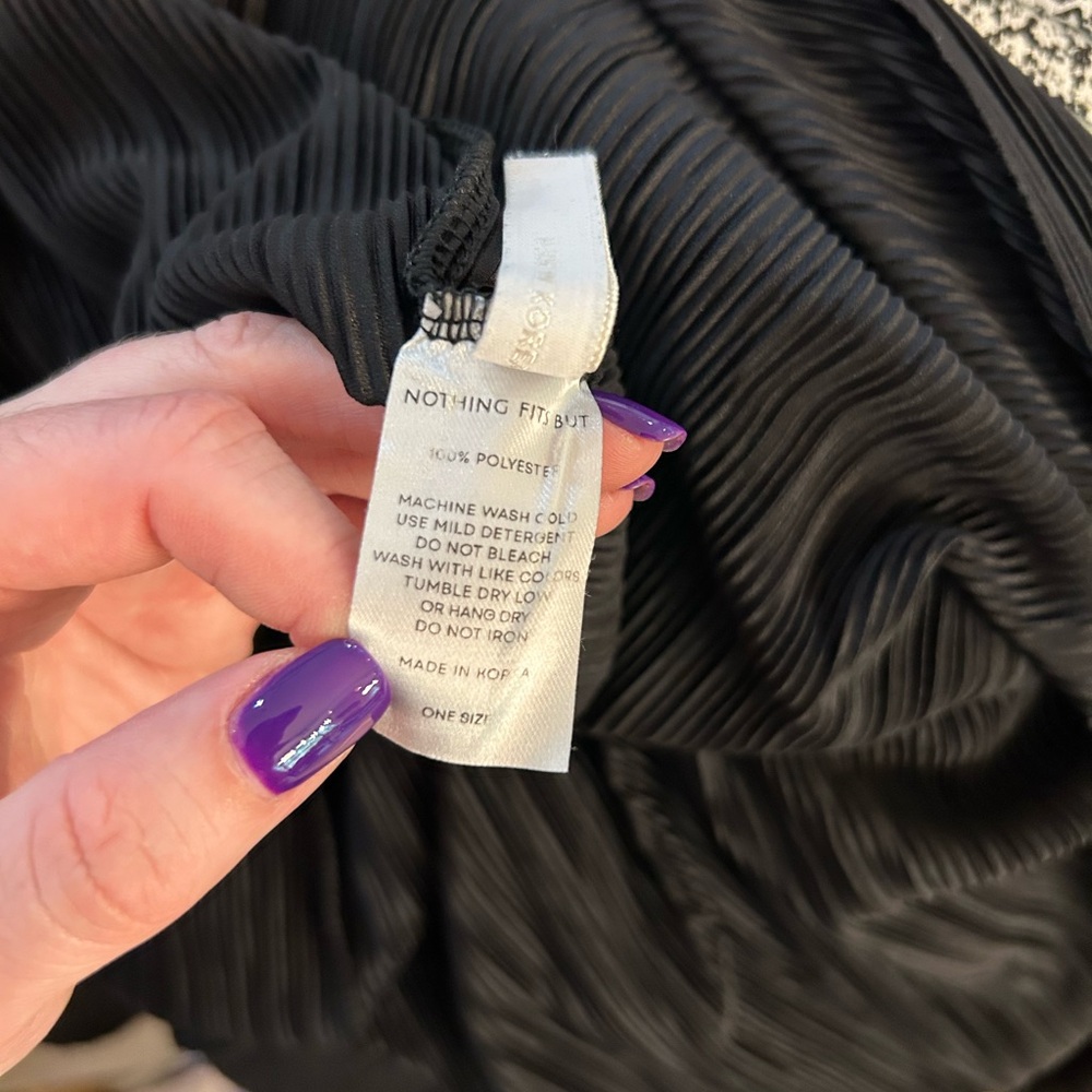 Nothing fits but one size mini pleated dress - Picture 5 of 5